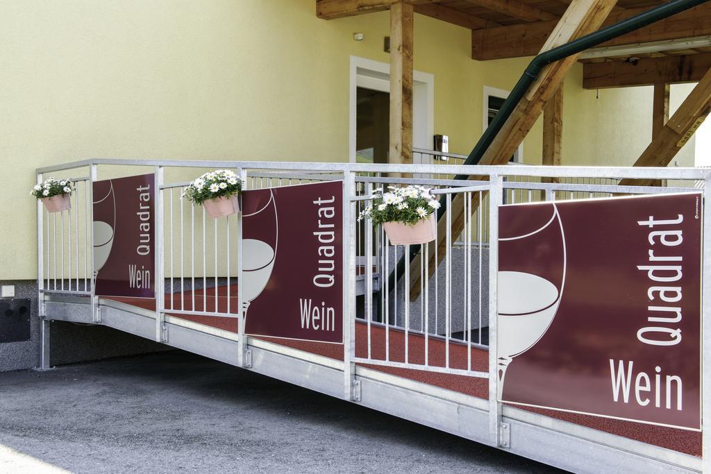 Hotel Garni Weinquadrat 레헨스테이너와차우 외부 사진
